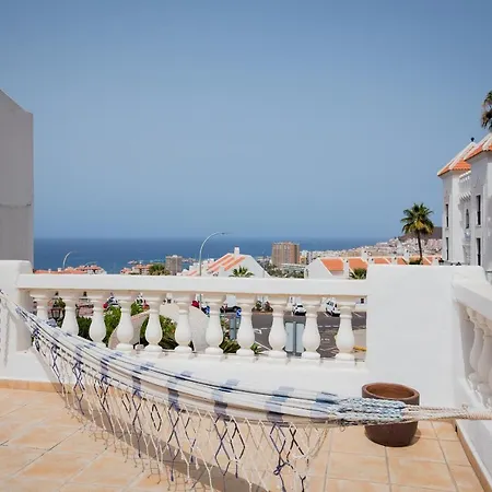 Newly Renovated Stunning Sea-Views Apartment