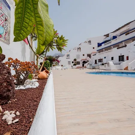 Διαμέρισμα Newly Renovated Stunning Sea-Views Apartment *